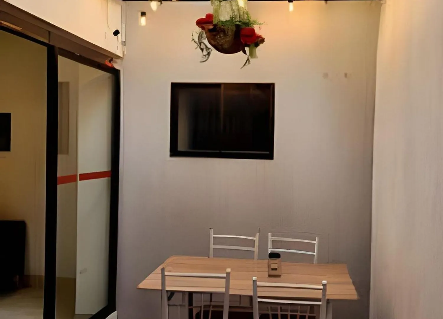 Casa Tradicional Remodelada En Envigado Con Patio Villa Colombia