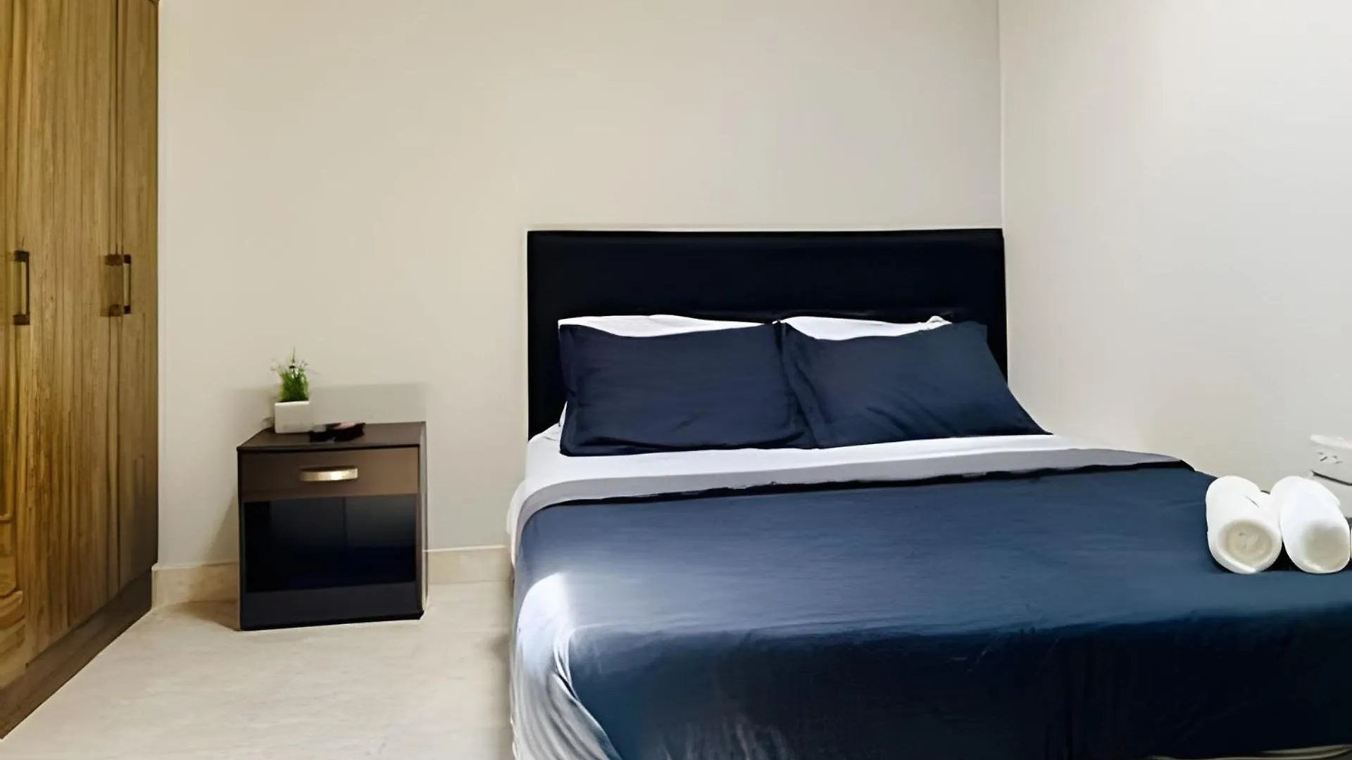 Casa Tradicional Remodelada En Envigado Con Patio Villa Colombia
