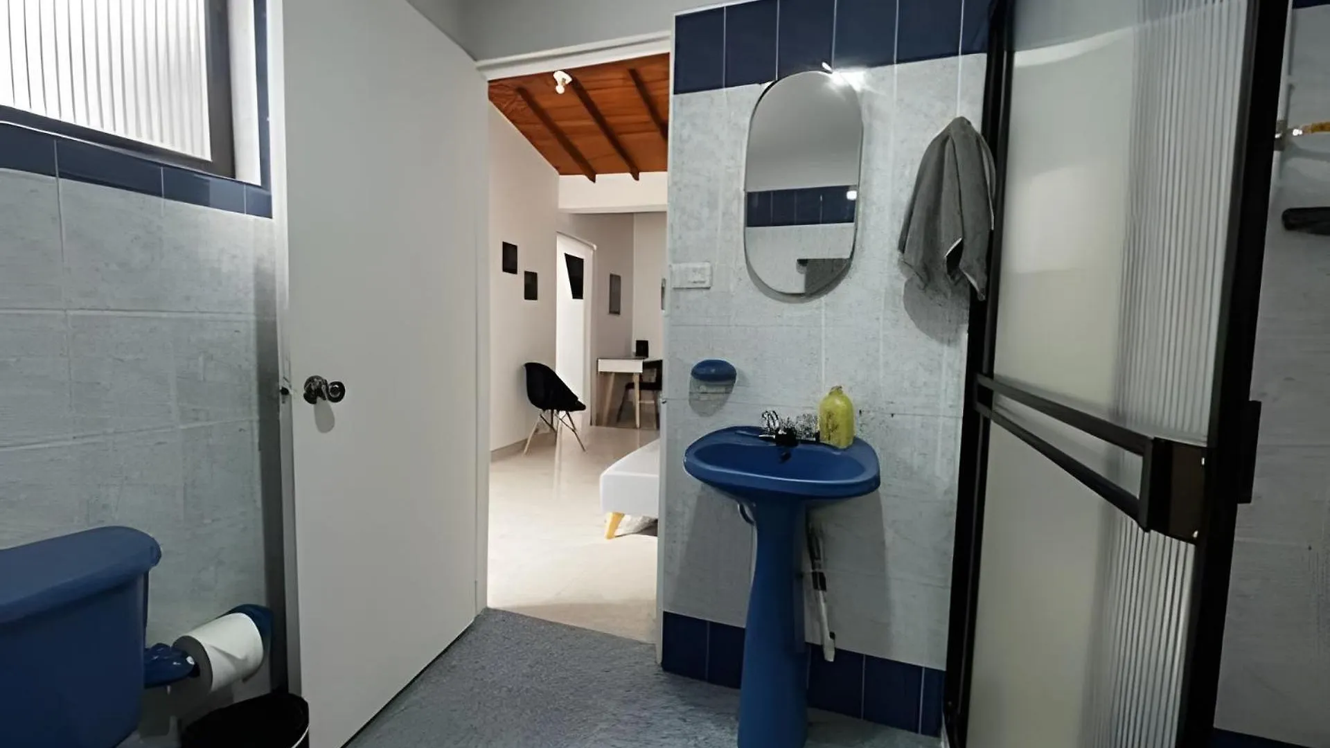 Casa Tradicional Remodelada En Envigado Con Patio Villa 0*,  Colombia