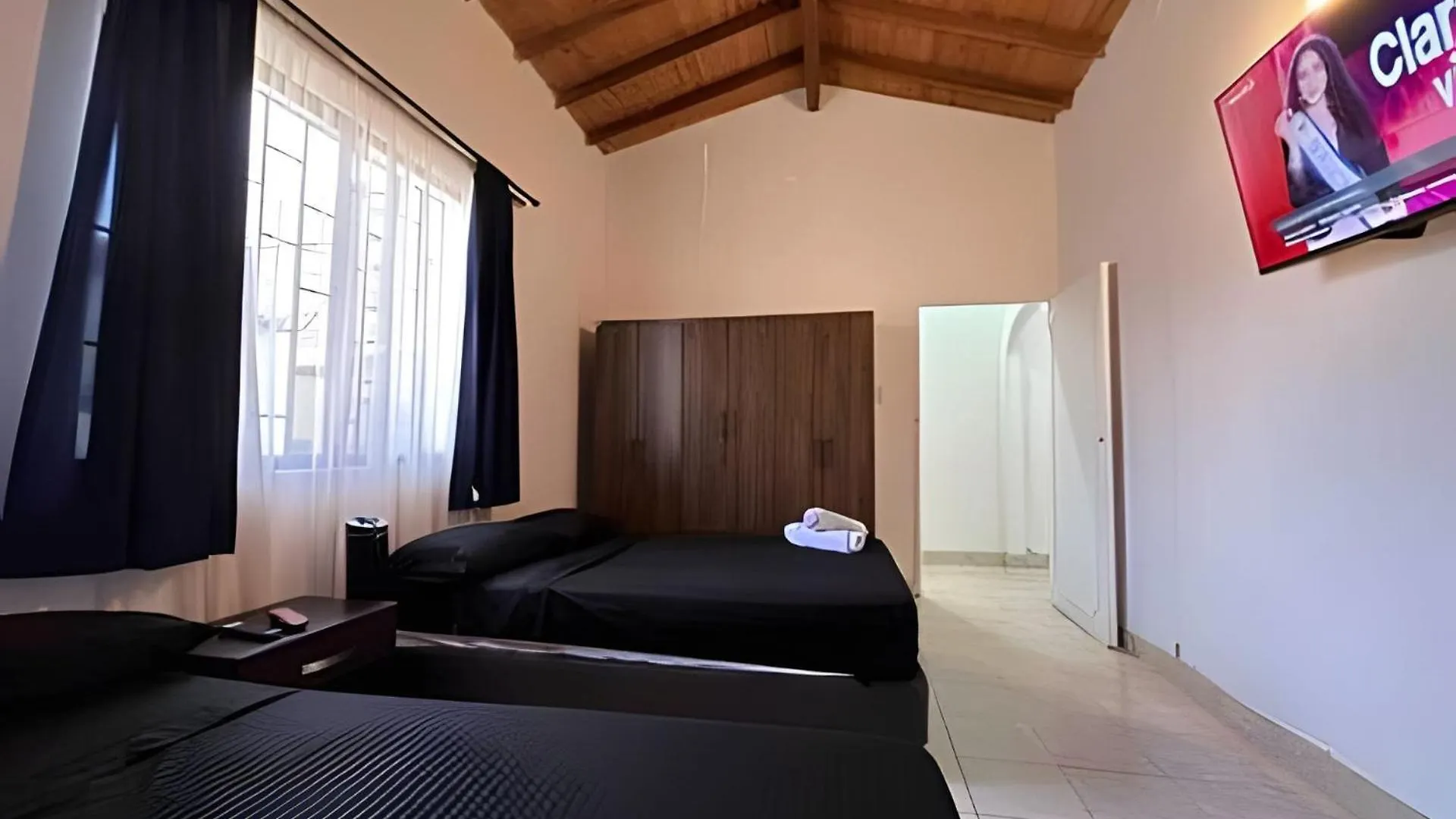 Casa Tradicional Remodelada En Envigado Con Patio Villa 0*,