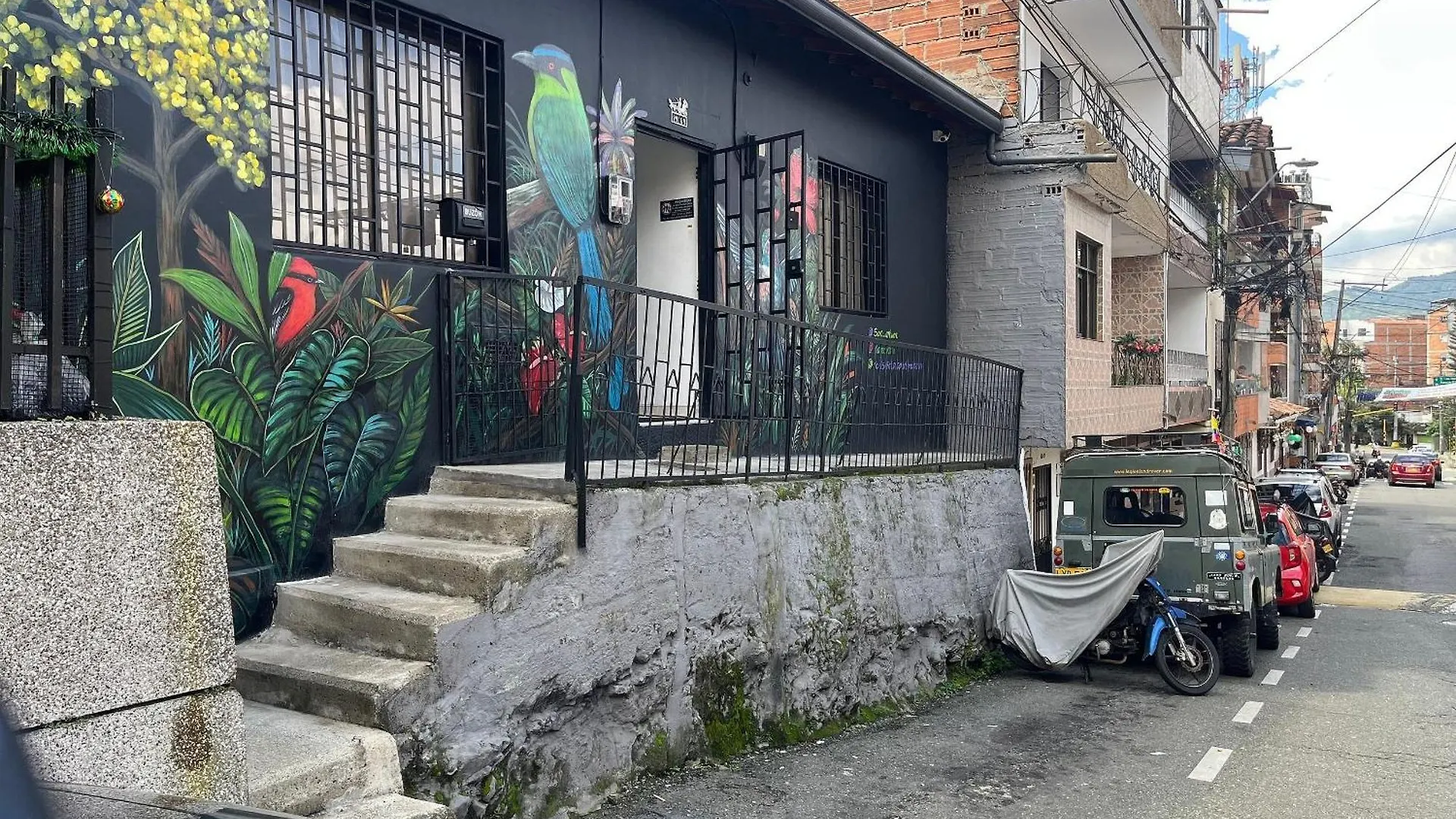 Casa Tradicional Remodelada En Envigado Con Patio Villa 0*,  Colombia